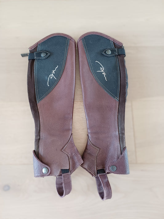 Bruine Dyon Chaps