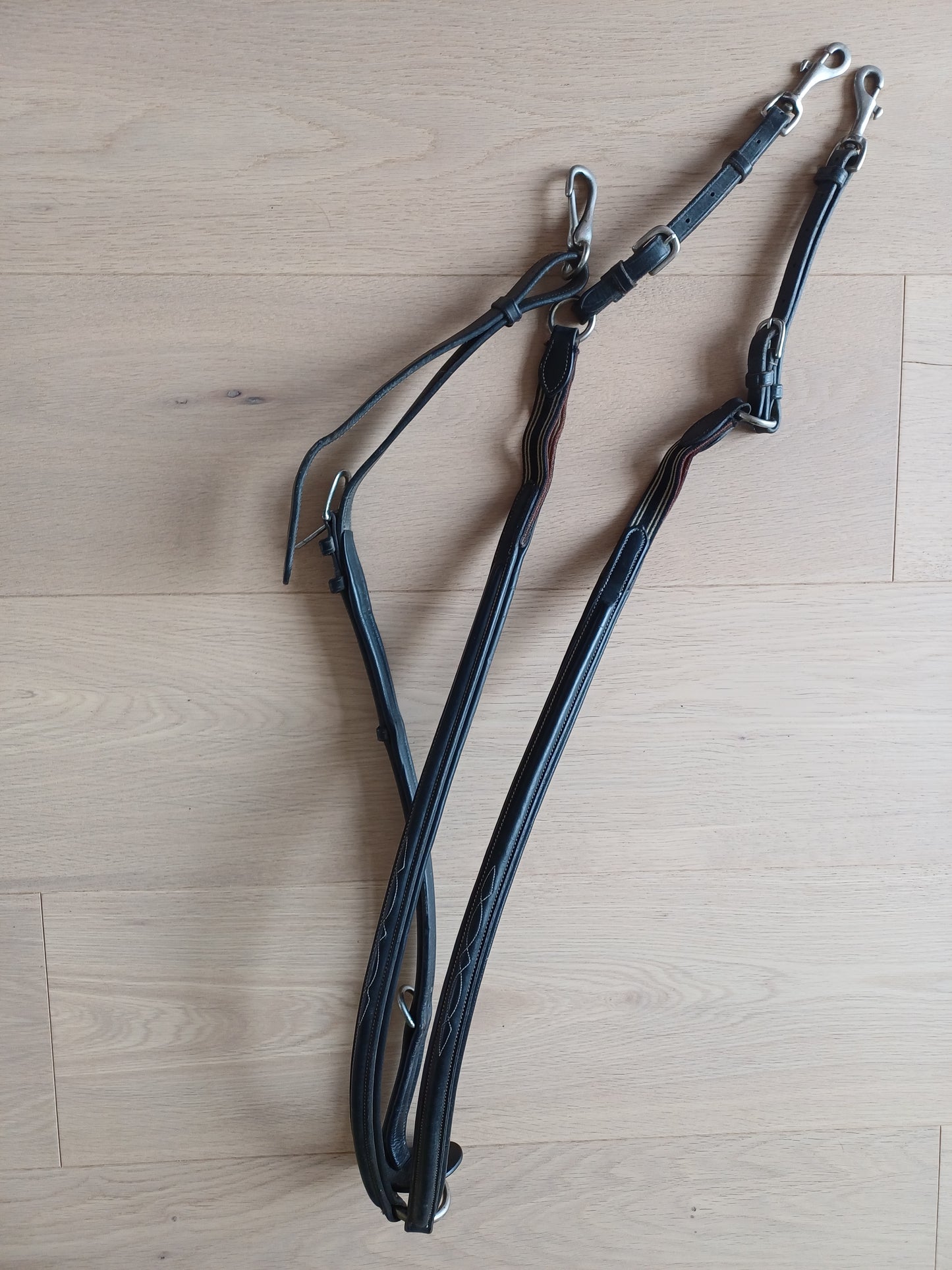 Volledig zwarte jachthalsband