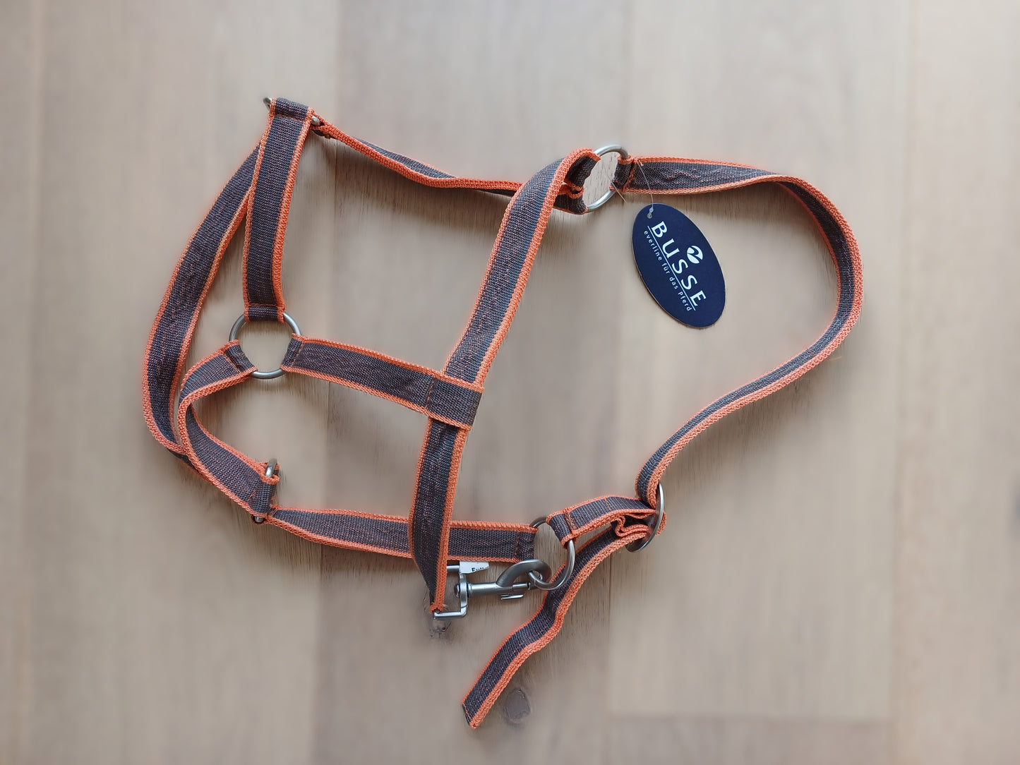 Volledig oranje en grijs halster