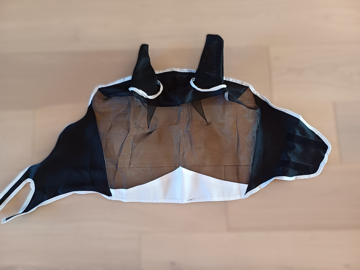 Zwart-wit vliegenmasker, maat L