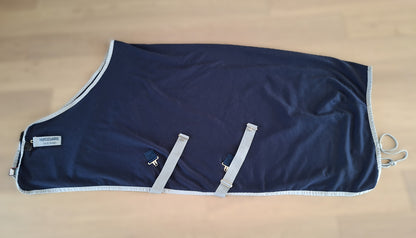 Couverture Polaire Horseware Amigo Jersey Marine 135 cm – Occasion