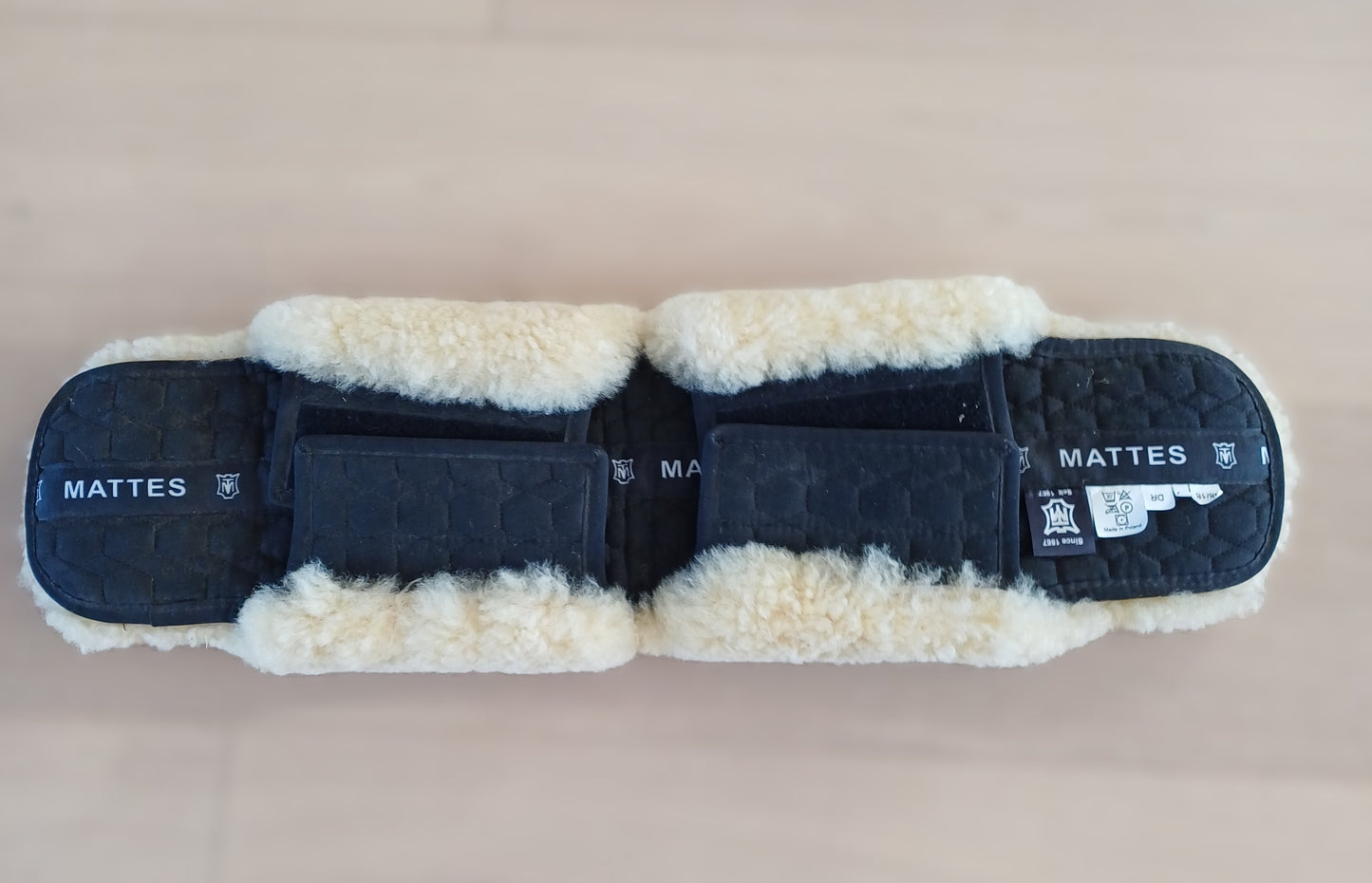 Mates 65cm bandbescherming met schapenvacht